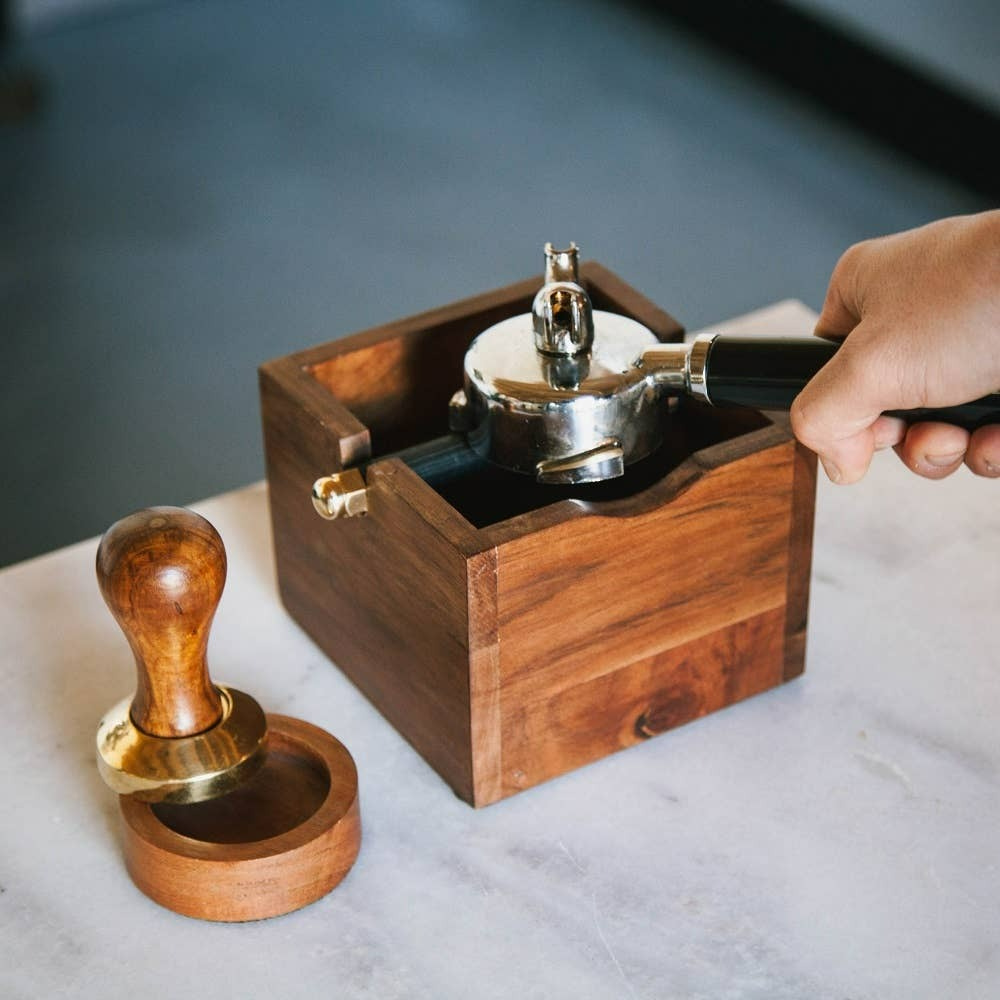 Barista-Set: Klopfbox, Tamper & Brady’s Whiskey-Kaffee