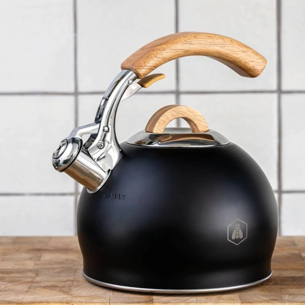 Laguiole Pfeifkessel Schwarz – Stilvoller Wasserkessel mit Holzgriff (3 l)