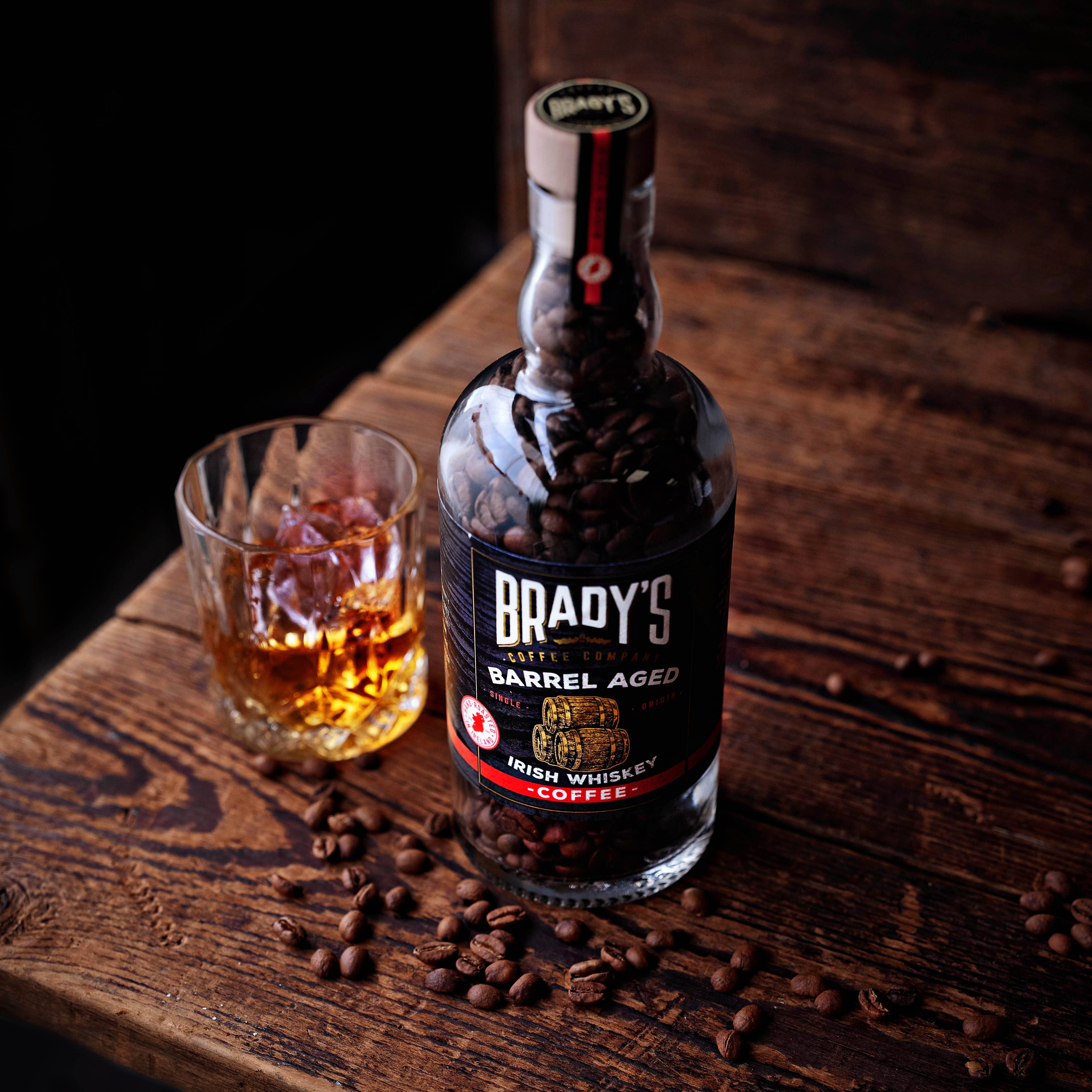Brady’s Whiskey-Kaffee – Fassgereifte Bohnen in Whiskyflasche