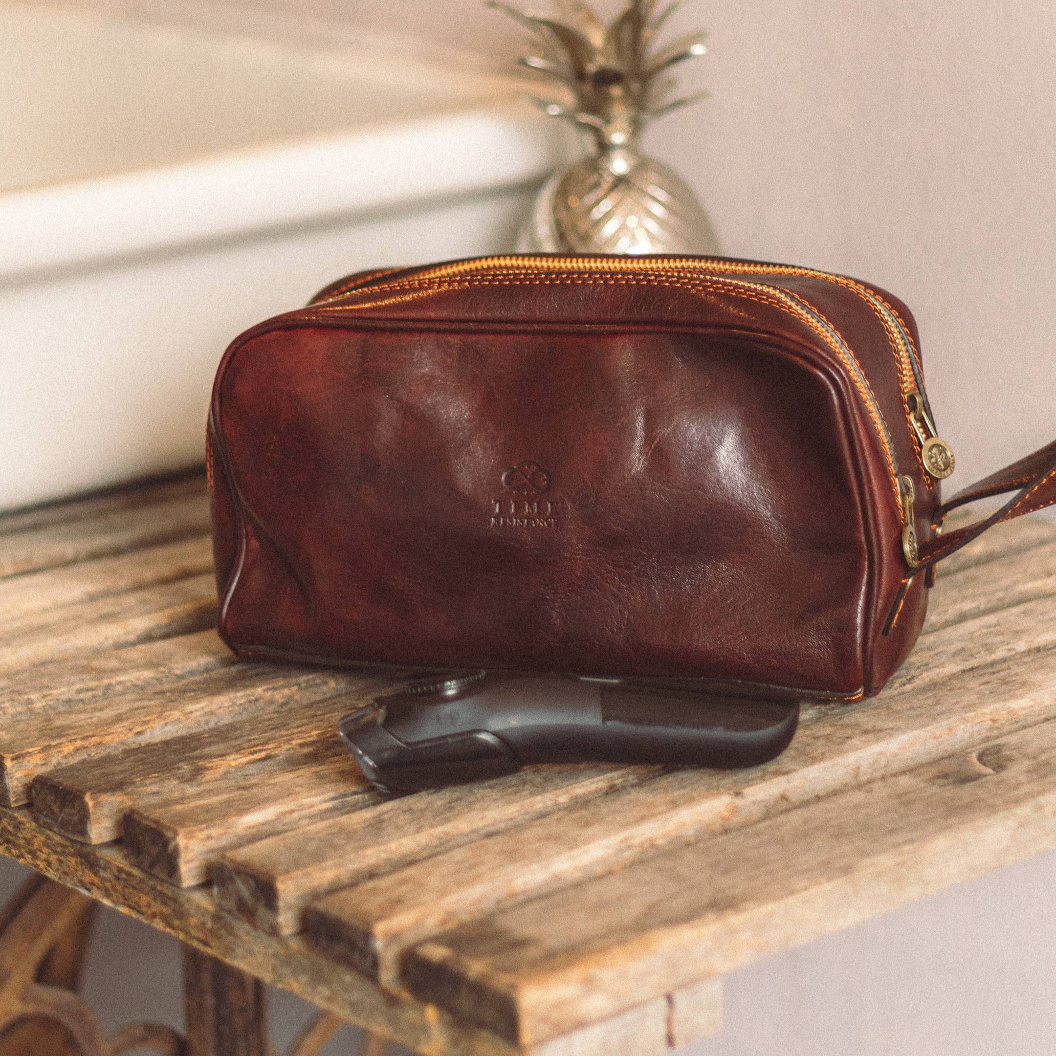 Italienische Kosmetiktasche aus Leder – All the Kings Men