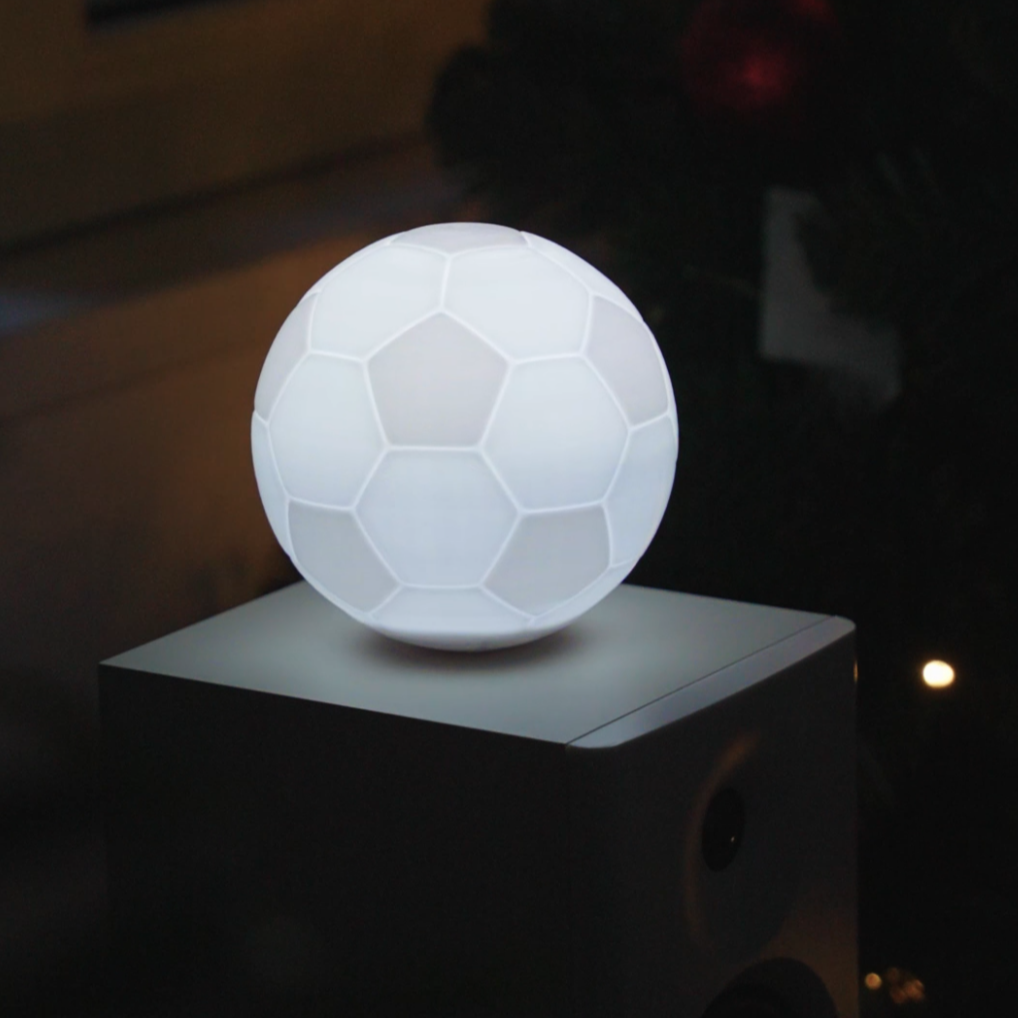 Fußball Lampe – drehender LED-Globus