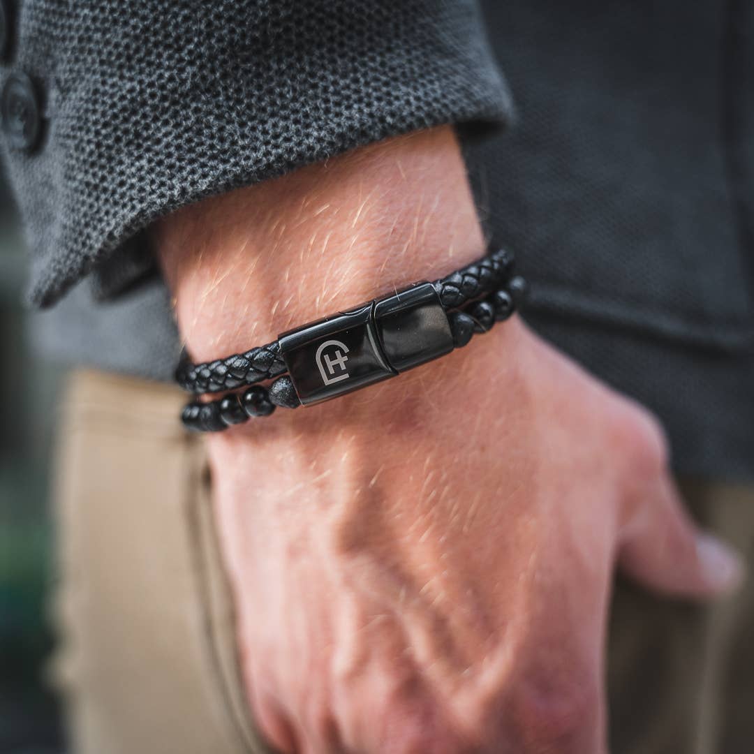 Lederarmband mit Natursteinen
