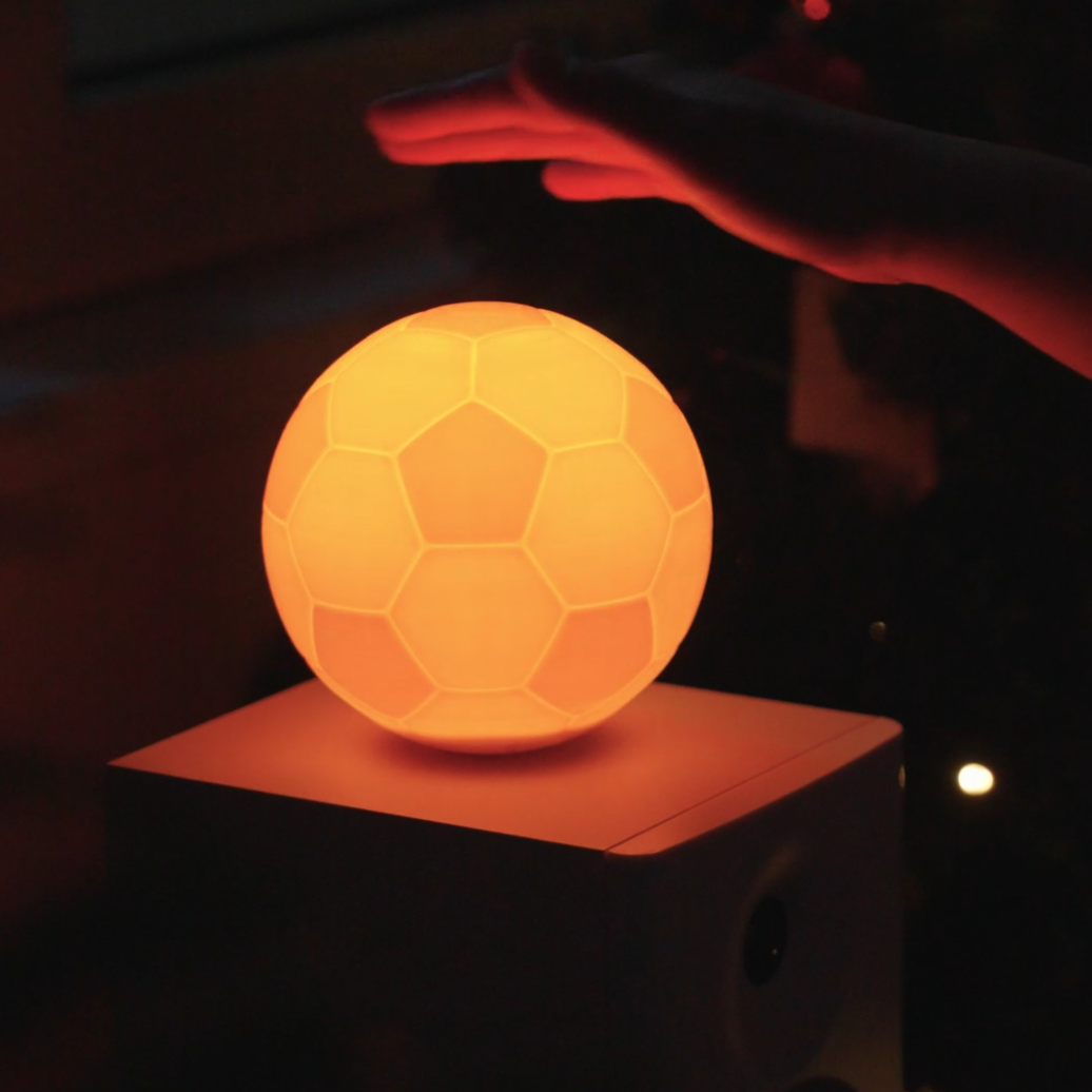 Fußball Lampe – drehender LED-Globus