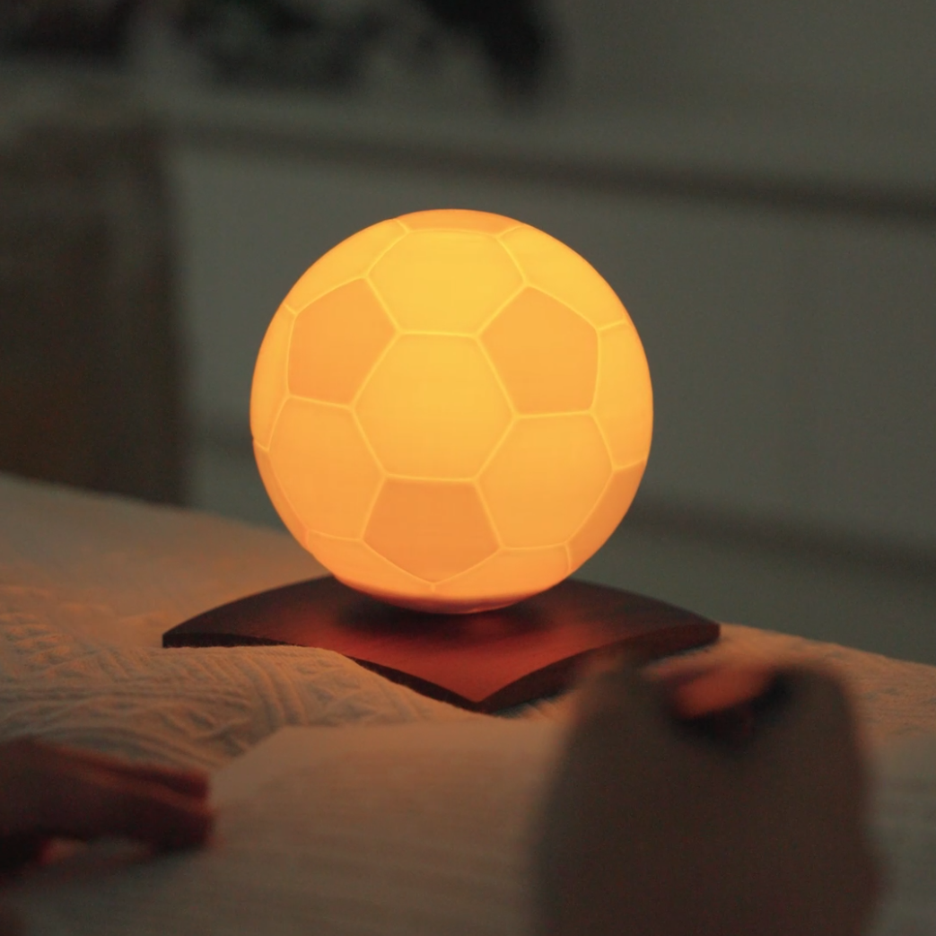 Fußball Lampe – drehender LED-Globus