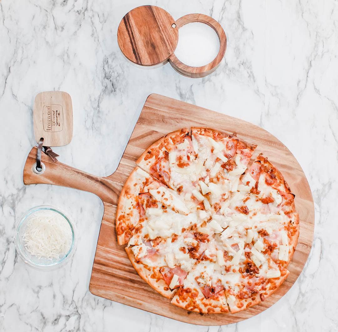 Pizzaschaufel aus Akazienholz