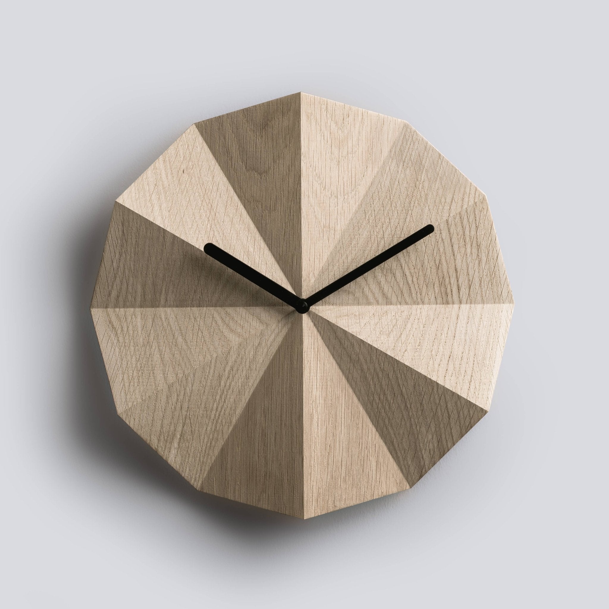 Delta Clock Eiche - MANVA - Geschenke für Männer mit Stil & Lebenserfahrung