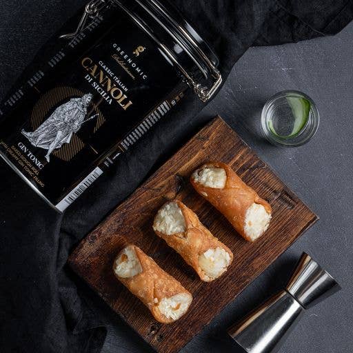 Sizilianische Cannoli mit Gin Tonic-Crème