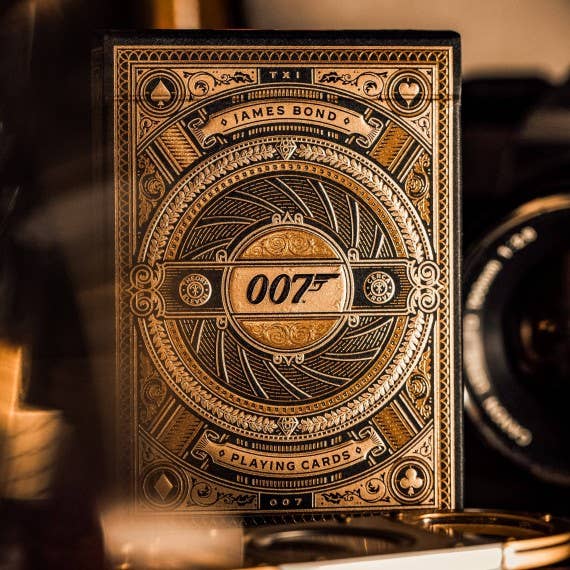 James Bond Spielkarten - MANVA - Geschenke für Männer mit Stil & Lebenserfahrung