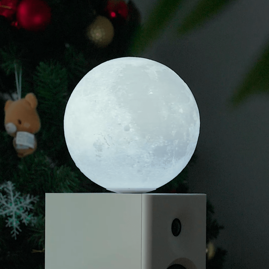 LunaSpin Mondlampe - MANVA - Geschenke für Männer mit Stil & Lebenserfahrung