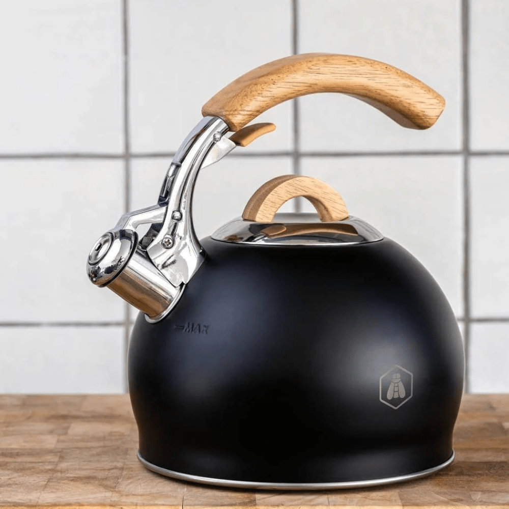 Pfeifkessel Schwarz Holzgriff - MANVA - Geschenke für Männer mit Stil & Lebenserfahrung