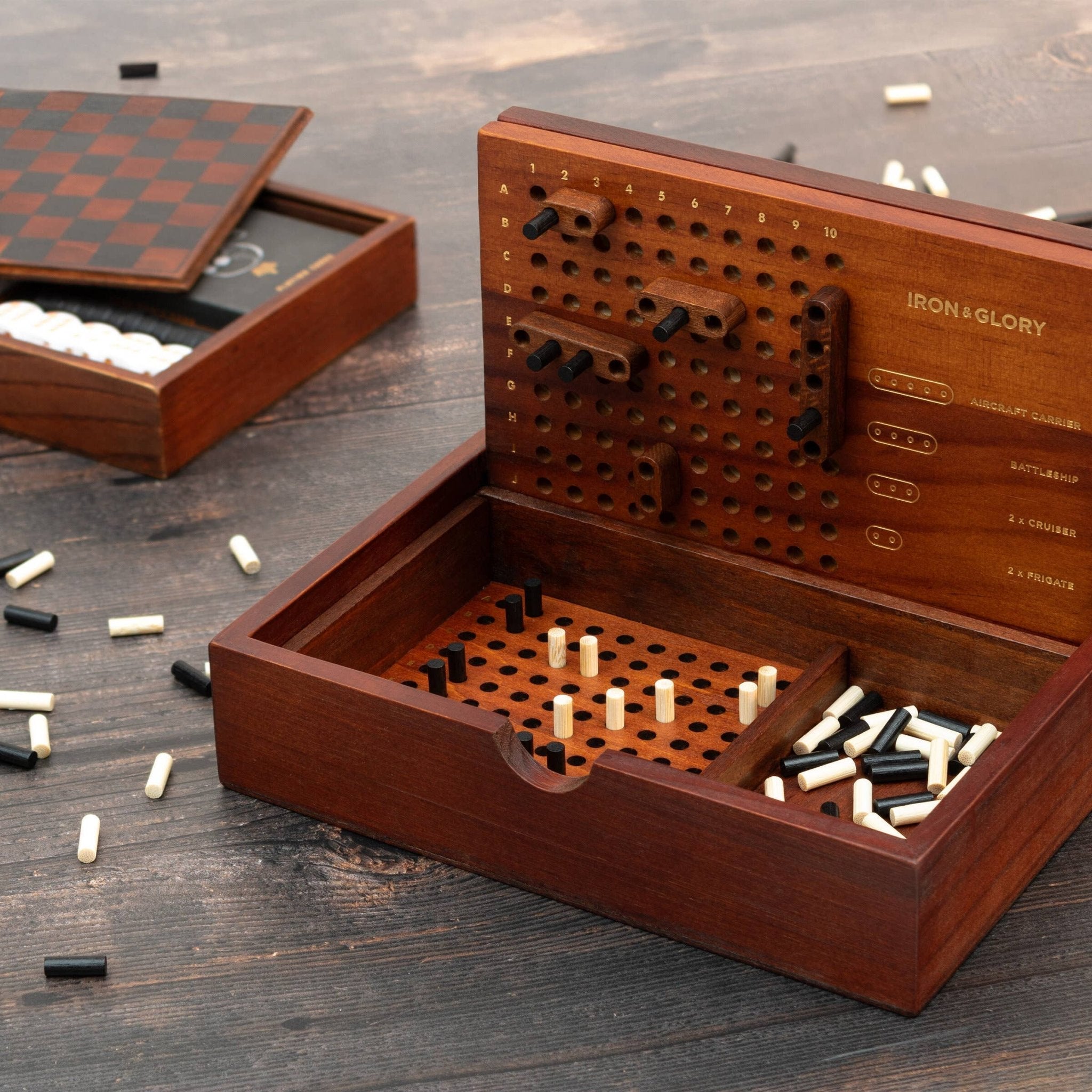 Schiffe versenken aus Holz - MANVA - Geschenke für Männer mit Stil & Lebenserfahrung