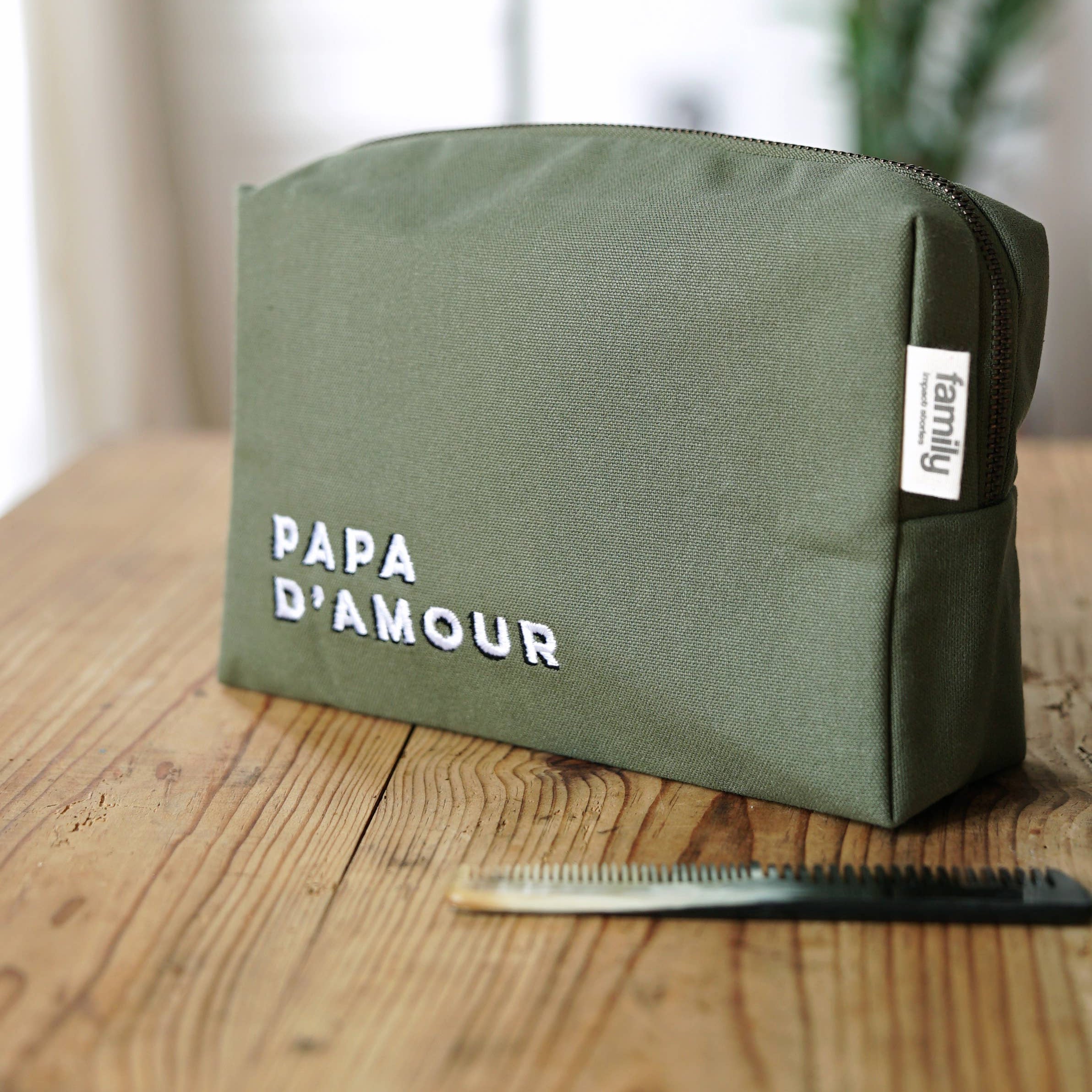 Kulturbeutel „Papa d’Amour“ – aus Bio-Baumwolle, fair produziert