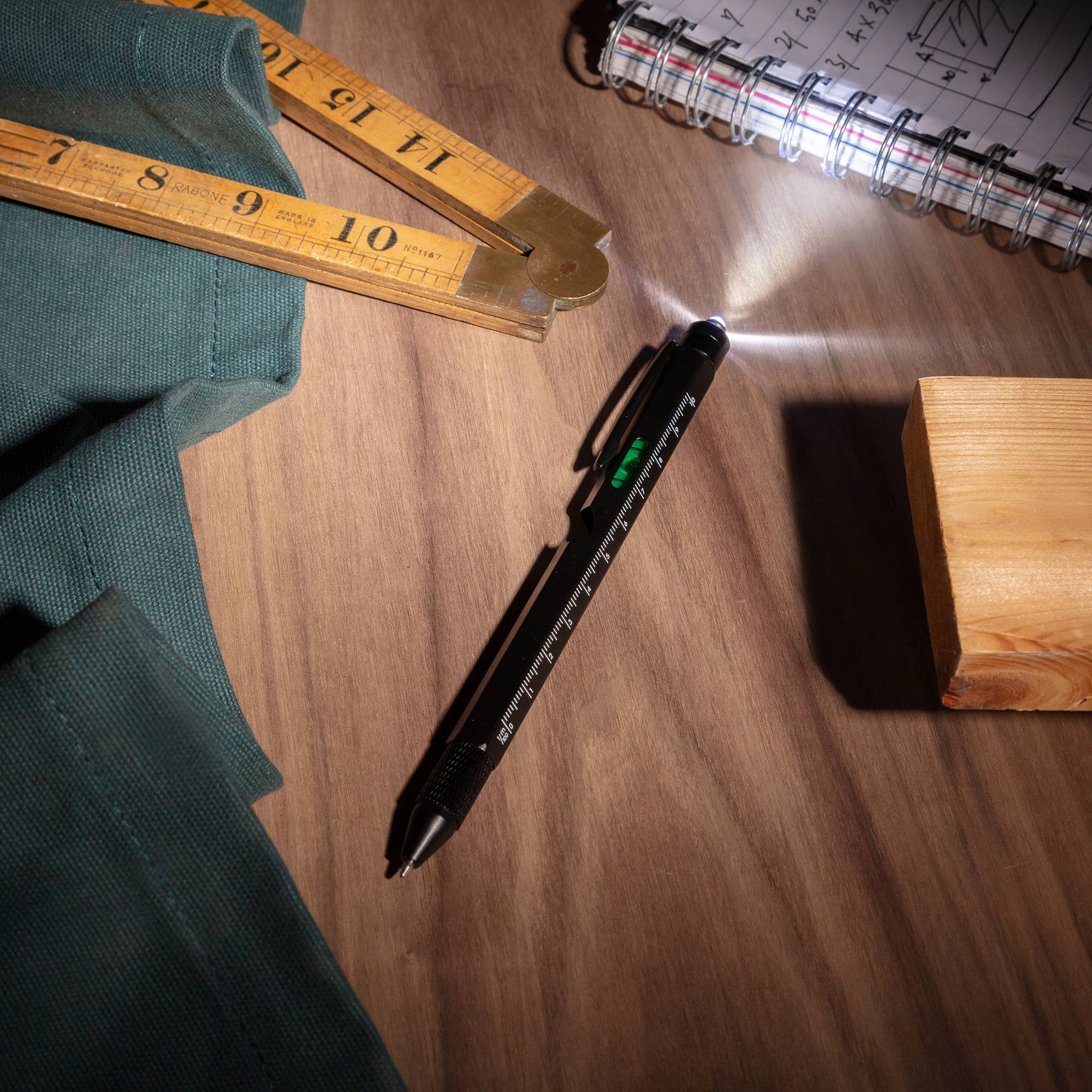 9-in-1 Multifunktionsstift – Werkzeug, Licht & Kugelschreiber in einem