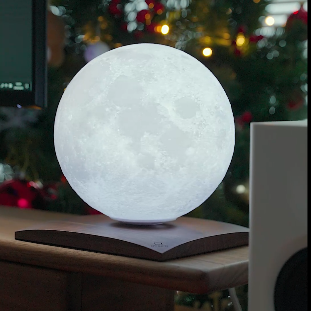 LunaSpin Lampe – drehende Mondlampe mit Holzsockel